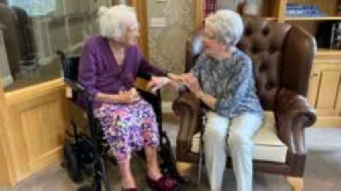 Women reunited for first time since WW2