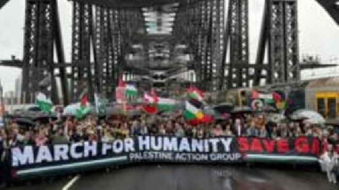 Tens of thousands turn out for Sydney Pro-Palestine march