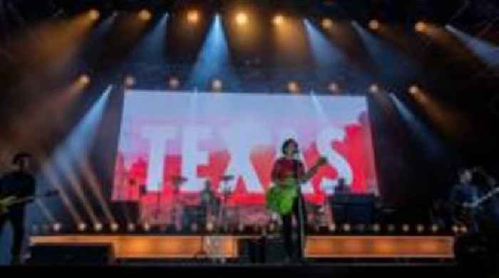 Texas close 21st anniversary Bella main stage