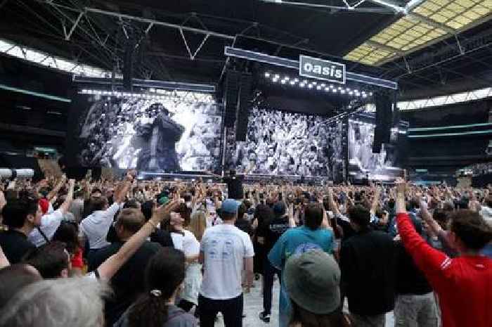 Oasis fan falls to death at concert