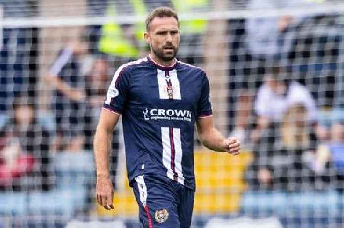 Clark Robertson tells it straight over Steven Pressley as view from Dundee dressing room emerges