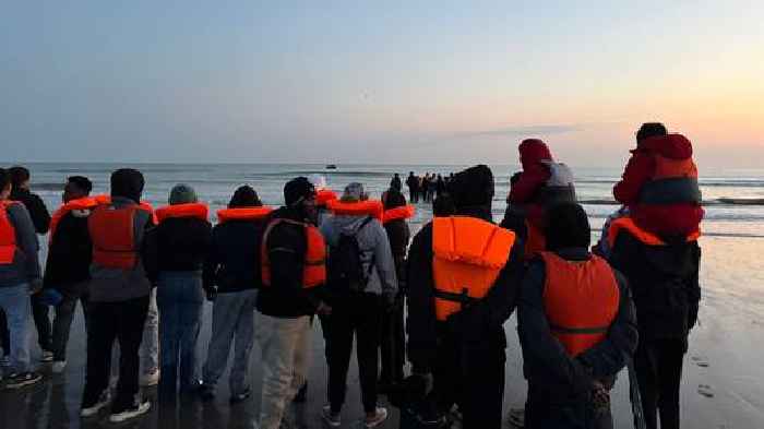 UK-France migrant returns deal to come into force