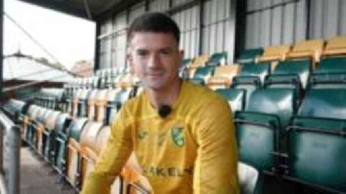 'Fans go crazy for my biceps' - Norwich new-boy Topic