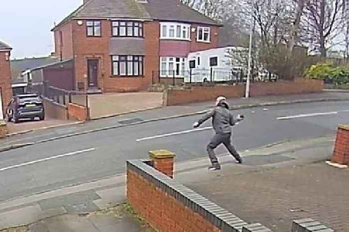 Dopey burglar caught red-handed staring straight into Ring doorbell camera