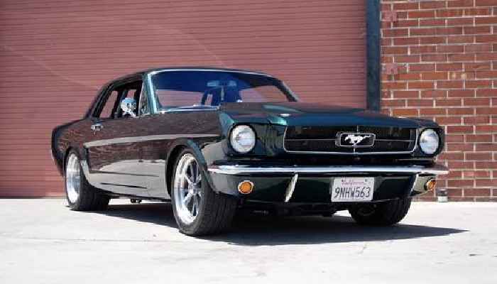 Air Force Pilot Returns Home, Resumes His 1965 Mustang Project, Turns It Into a Maverick