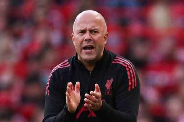 Arne Slot faces tough Liverpool decision as transfer talks advance and change considered