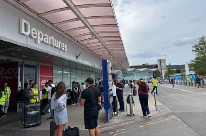 Emergency landing causes long delays and cancellations at major UK airport