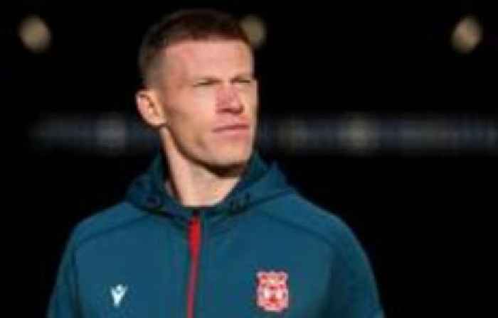 McClean signs new Wrexham contract