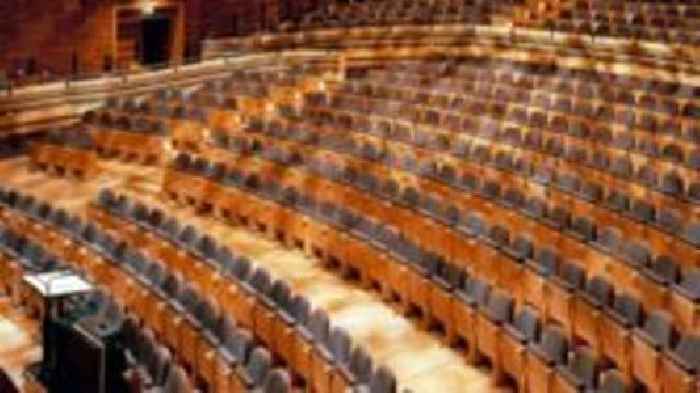 Plaid Cymru'n addo mwy i'r celfyddydau os yn cael eu hethol