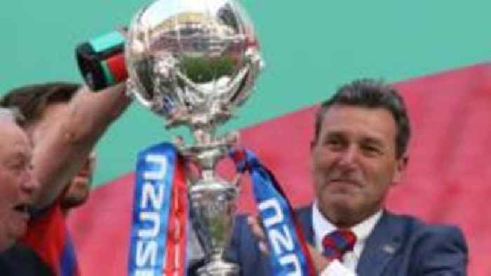 Widdrington extends contract as Aldershot Town boss