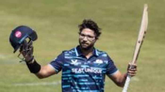 Ul-Haq hits 159 as Yorks & Glos win in One-Day Cup