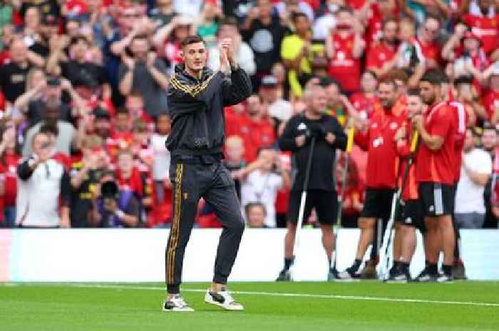 Benjamin Sesko handed incredible Old Trafford reception as Man Utd's 'new king' unveiled