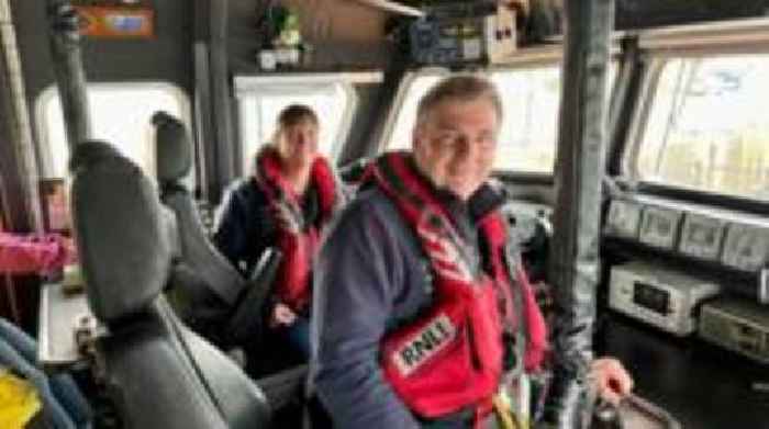 Surrey couple visit 164 RNLI lifeboat stations