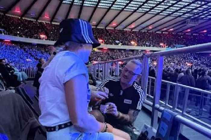 Oasis fan proposes to stunned girlfriend during favourite song at Murrayfield gig