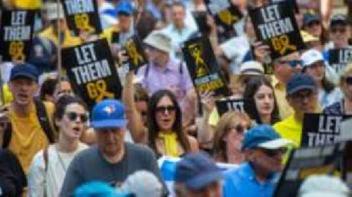 Hundreds march through London in pro-Israel protest