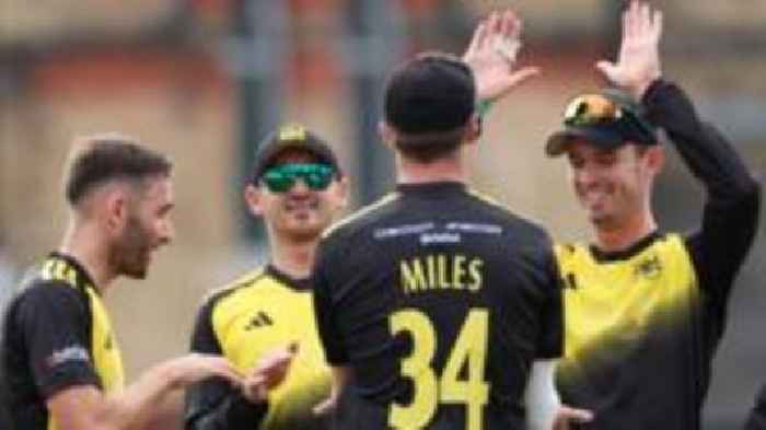 Davies hundred sets up Warwickshire cup win over Northants