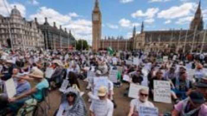 Palestine Action protest arrests rise to more than 500