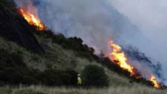 Large gorse blaze on Arthur's Seat brought under control