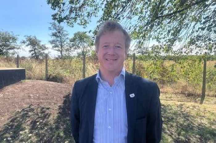 Mayor Paul Bristow calls on council to move forward with his free parking plans