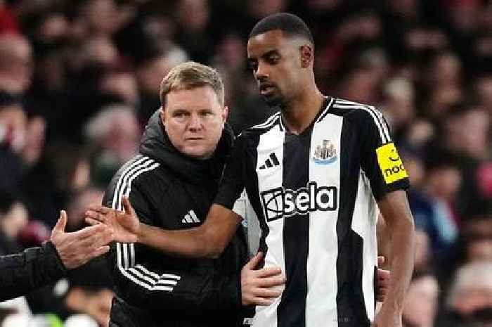 Newcastle hand shirt number to Alexander Isak as Liverpool circle for move