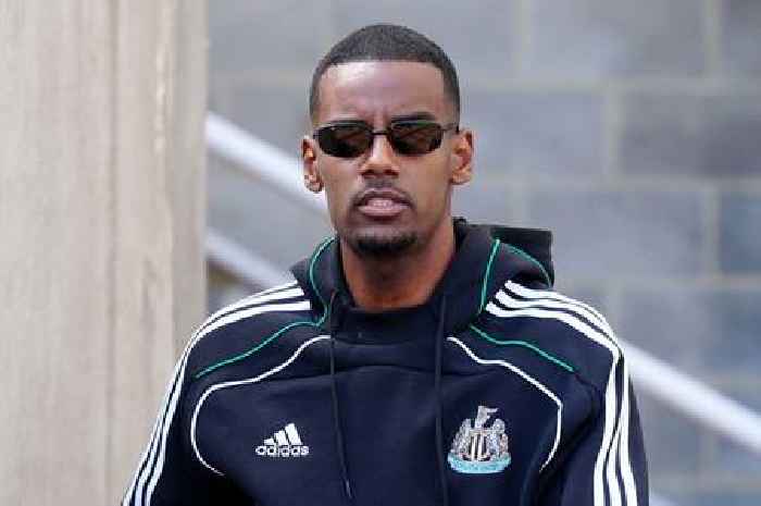 Alexander Isak stance on playing at Aston Villa emerges amid Newcastle United uncertainty