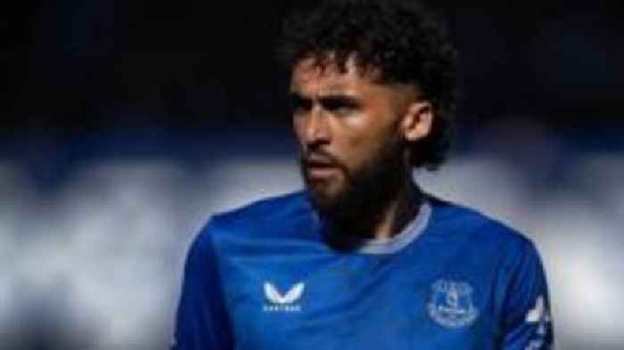 Free agent Calvert-Lewin set for Leeds medical