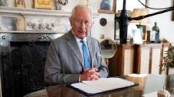 King says VJ Day heroes will 'never be forgotten'