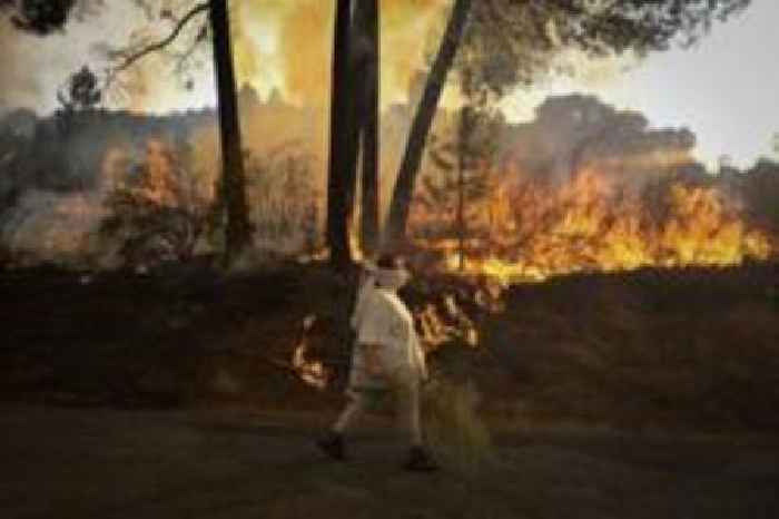 EU to send wildfire help to Spain as death toll rises
