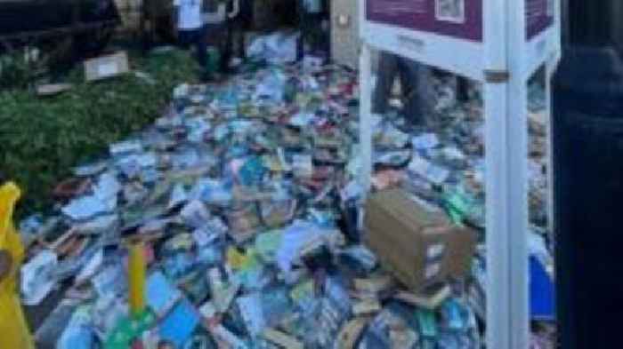 Library books dumped on pavement 'unacceptable'