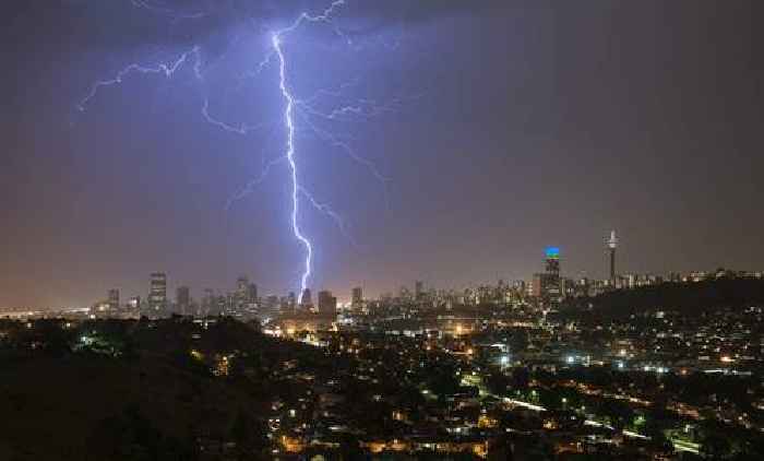 News24 | Friday’s weather: Thundershowers for most regions; fine and warm conditions in 3 provinces