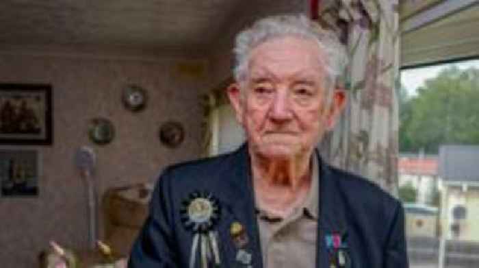 Veteran, 100, recalls watching Japan surrender