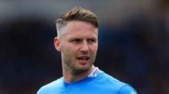 Stockport midfielder Powell set to join Bradford