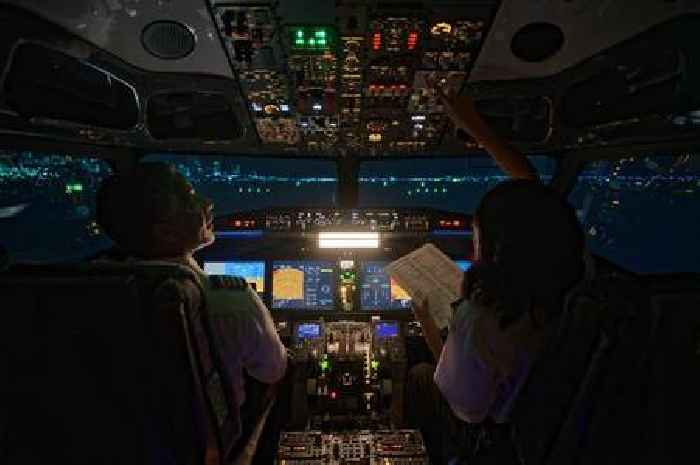 Flight cancelled after BA pilot allegedly left cockpit door open