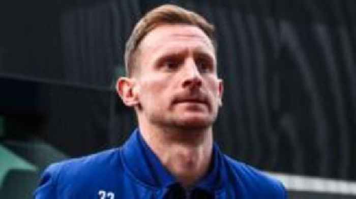 Peterborough sign experienced defender Lees