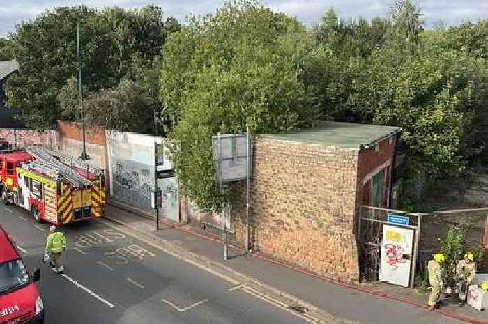 Police cordon off Nottingham road after fire engines called to blaze in derelict building