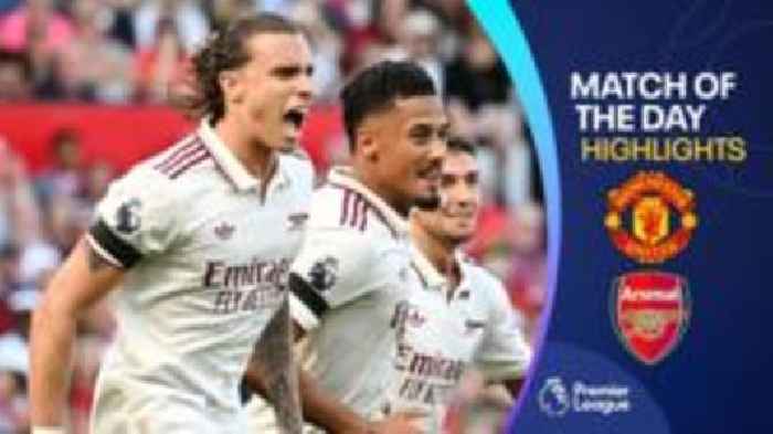 Arsenal profit from Bayindir error to beat Man Utd