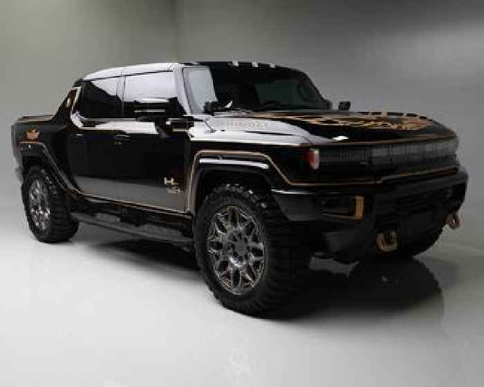 2024 GMC Hummer EV Kind of Looks Ready to Smuggle Coors Beer Across State Lines