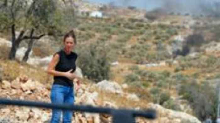 BBC witnesses West Bank attack by masked Israeli settlers