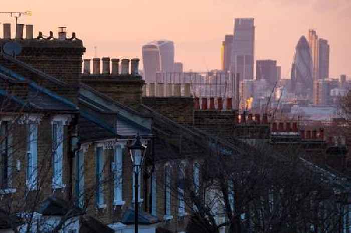 Reeves mulls scrapping stamp duty for new national property tax