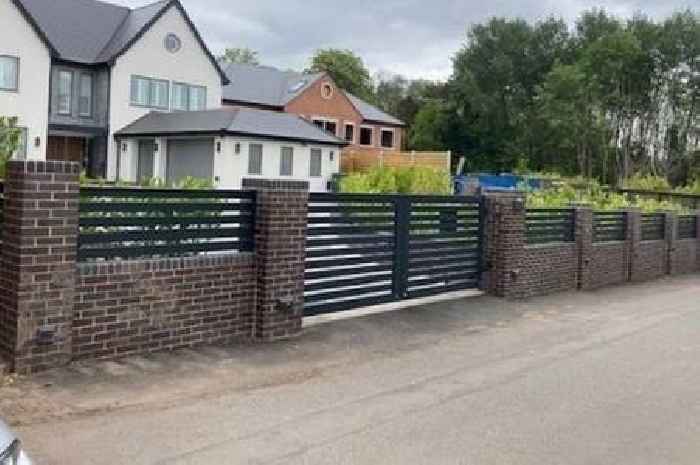 Planning row breaks tranquility of 'lovely' street as neighbours object to 'insult' at new home