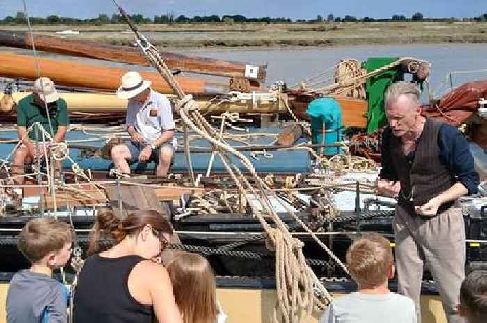 The free storytelling boat at Essex beauty spot that leaves children 'transfixed'