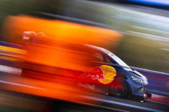 C8 Chevy Corvette ZR1X Move Aside: Ford Transit SuperVan 4.2 Is America's New 'Ring King! 