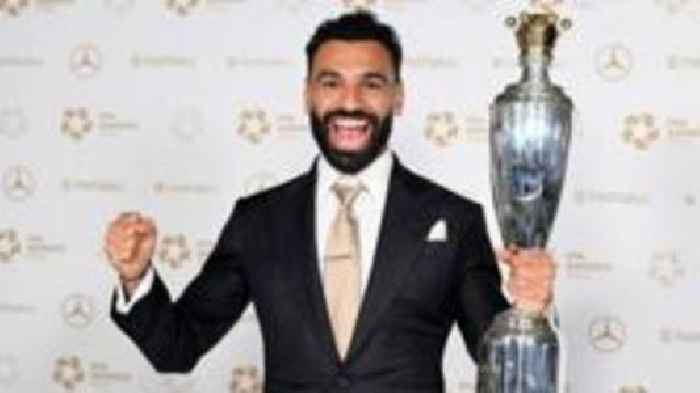 Salah and Rogers scoop PFA player of the year awards