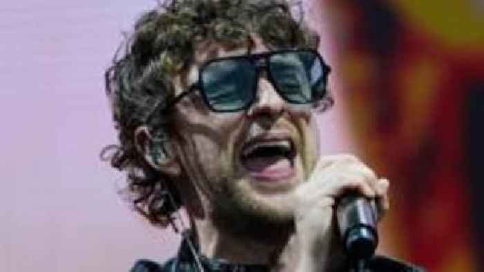 Tom Grennan says therapy helps with his body dysmorphia