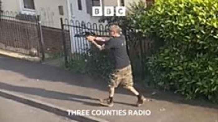 ‘He shot me’: Police attacked by man with crossbow