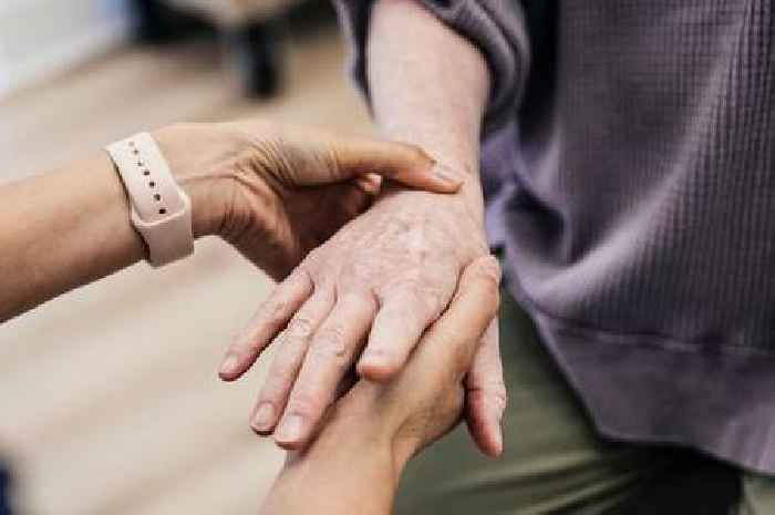 Symptom of UK's deadliest cancer could appear in the fingertips - how to spot