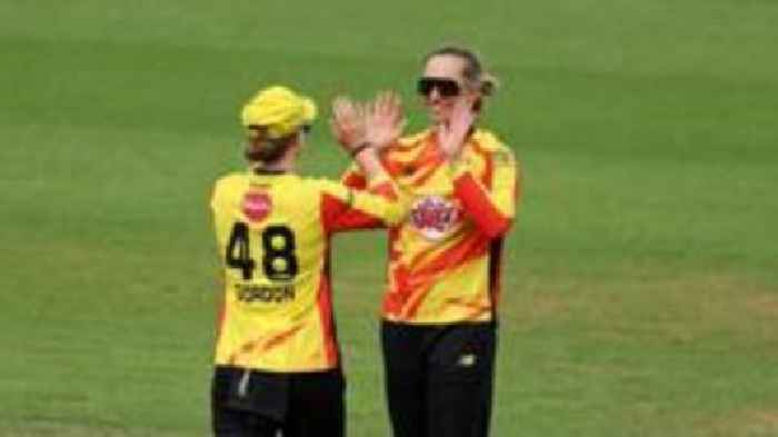 Rockets beat Invincibles to keep slim hopes alive