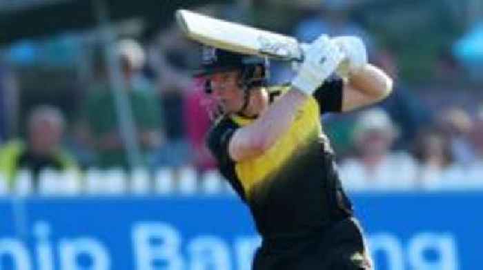 Gloucestershire captain Bancroft signs new deal
