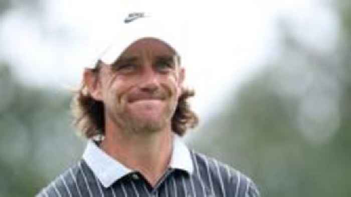 Fleetwood claims share of lead at Tour Championship