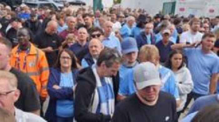 Hundreds of Man City fans delayed getting into stadium